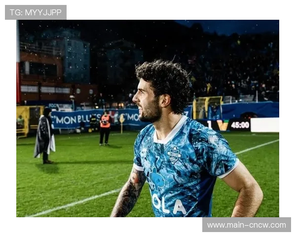 意甲科莫6-0大胜都灵，法布雷加斯率队冲击前四